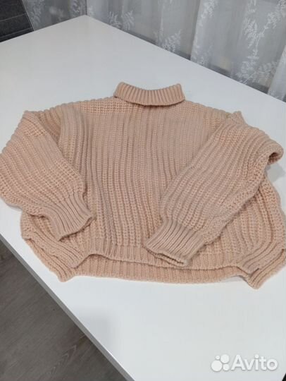 Свитер женский