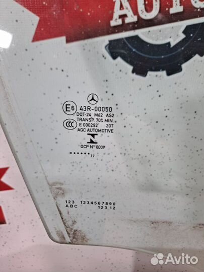 Стекло двери переднее правое Mercedes Benz