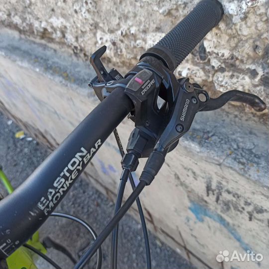 Рама и дербан Cube Attention 29