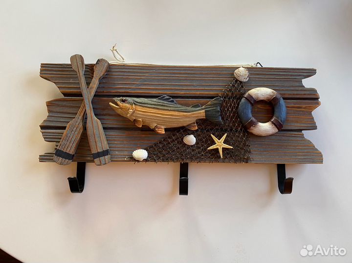 Вешалка настенная деревянная