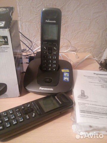 Телефон Panasonic с двумя трубками