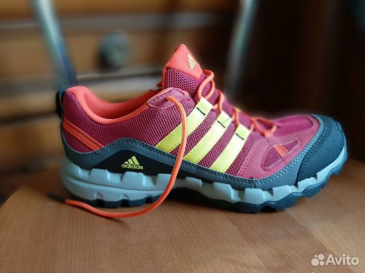 Кроссовки Adidas