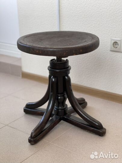 Стул для пианино винтовой