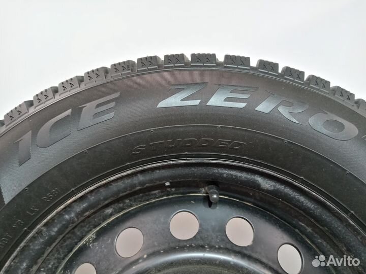 Pirelli Ice Zero 215/65 R16