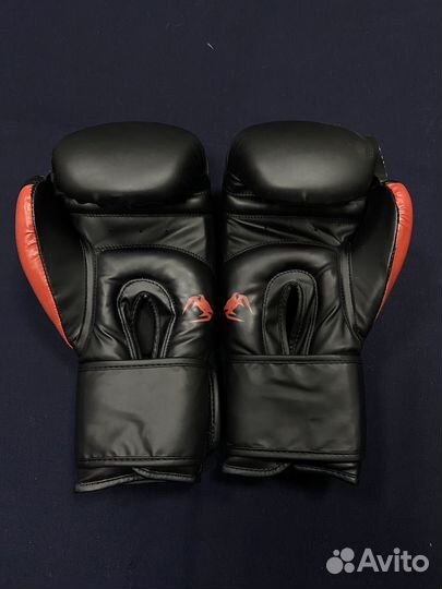 Боксерские перчатки black-red