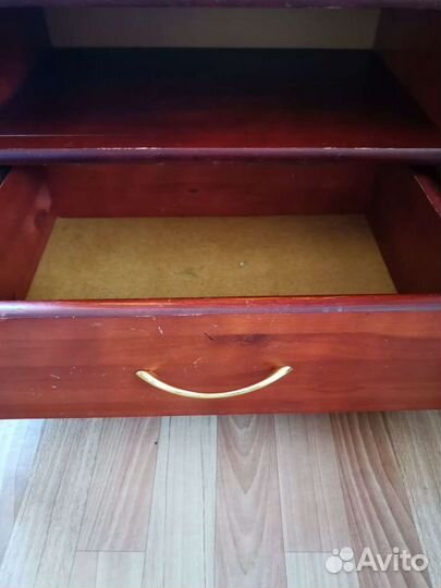 Тумба из красного дерева