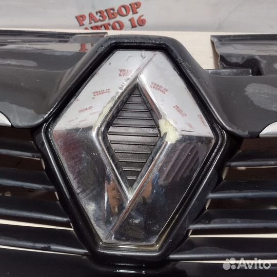 Решётка радиатора Renault Sandero Stepway 2