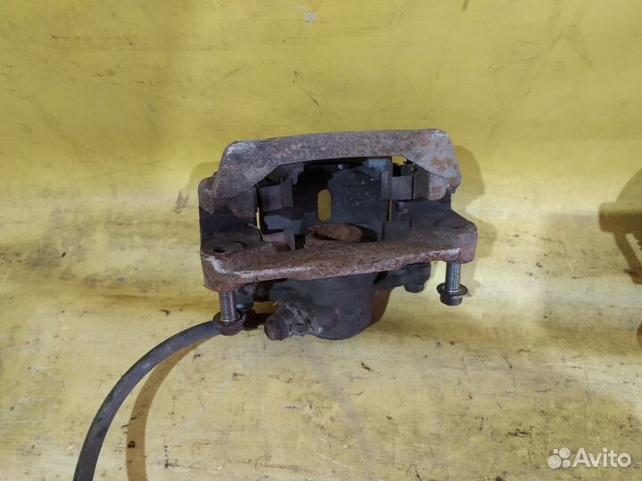 Суппорт тормозной Subaru XV Субару икс-в икс в