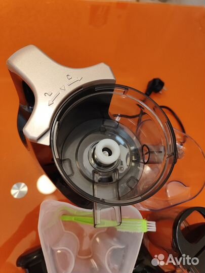 Соковыжималка Pioneer JC2054, шнековая