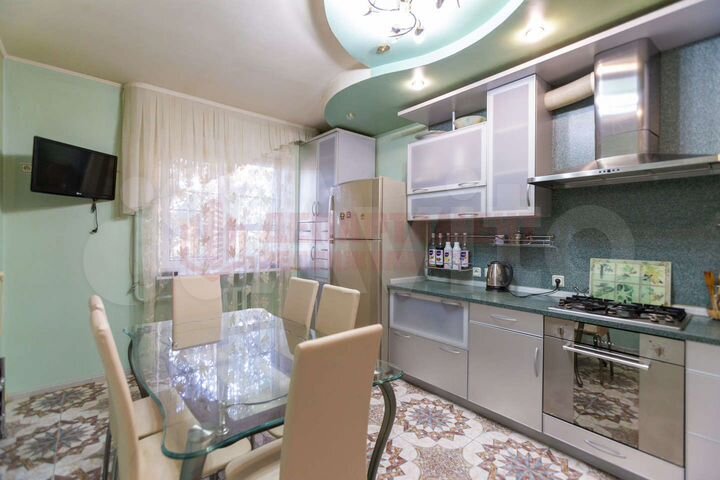 4-к. квартира, 155,6 м², 3/6 эт.