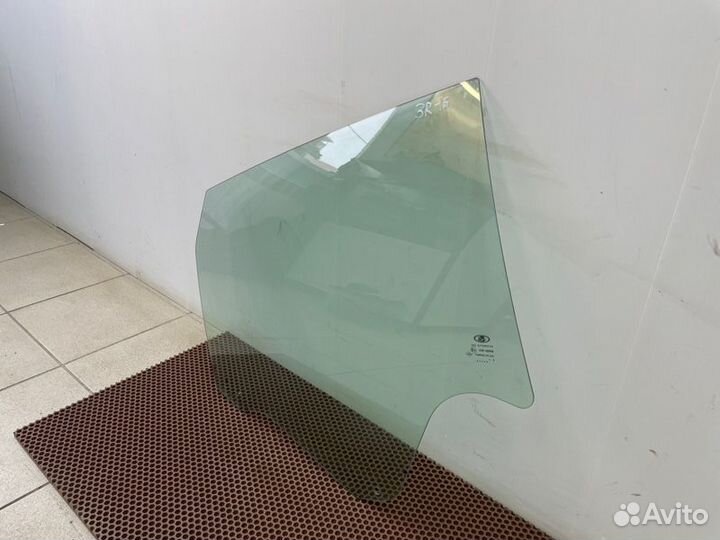 Стекло двери заднее правое LADA X-Ray
