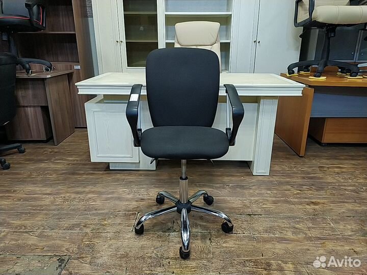 Кресло для персонала б/у CH-9801 хром 12161А-чрн