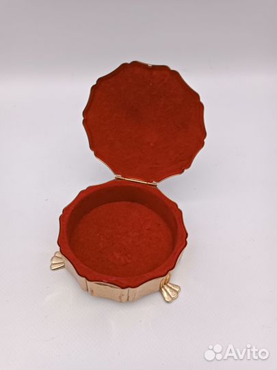 Шкатулка металл латунь бархат сер. XX в. высота 3