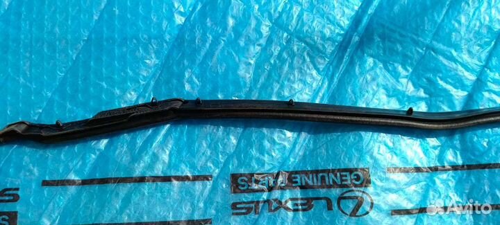 Резинка решетки радиатора Лексус GX460 Новая 13-23