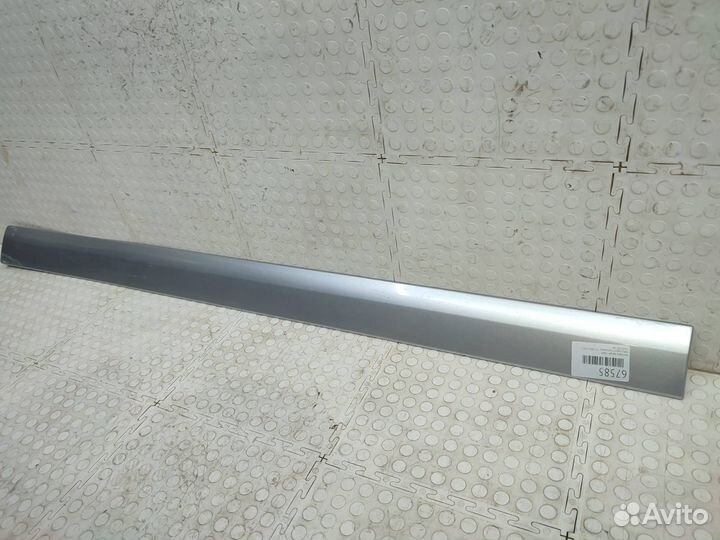 Накладка двери правая Volkswagen Transporter T5