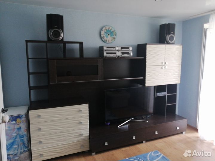 Стенка в гостиную