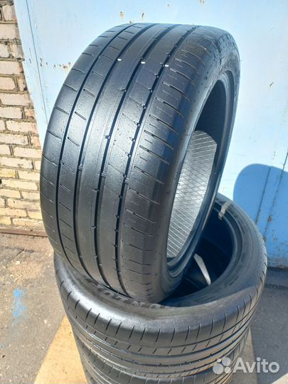 Dunlop SP Sport Maxx RT 2 255/45 R20 и 285/40 R20