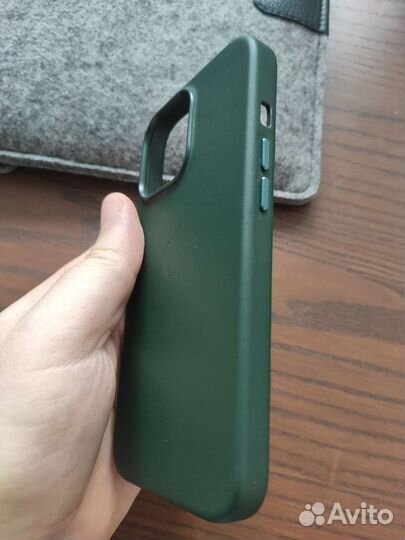Кожаный чехол iPhone 13 Pro зеленый