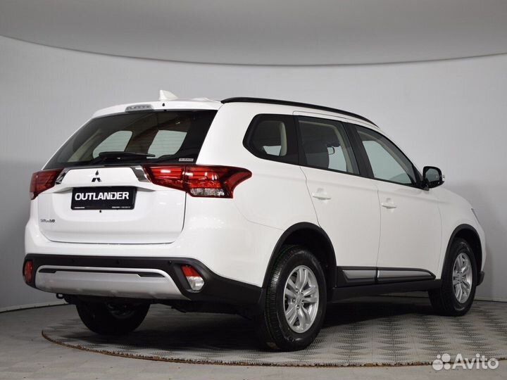 Mitsubishi Outlander 2 CVT, 2023