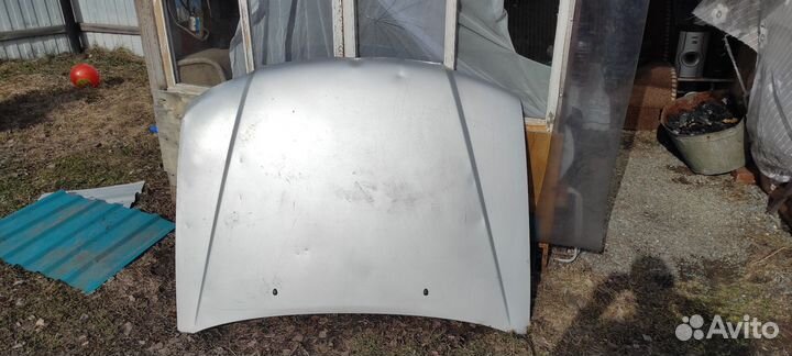 Капот nissan bluebird