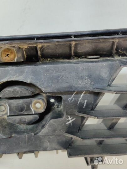 Решетка радиатора передняя Nissan Sunny 1999