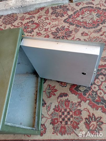 Сейф металлический