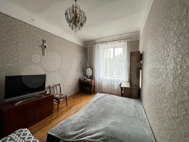 1-к. квартира, 32 м², 4/4 эт.