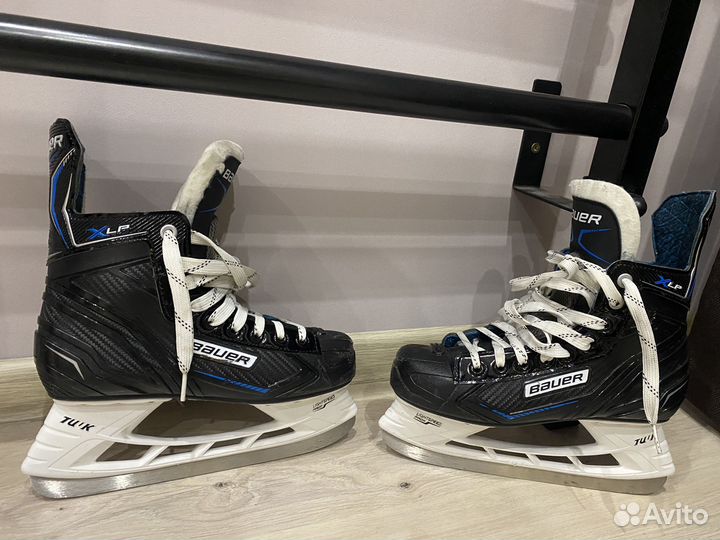 Хоккейные коньки bauer