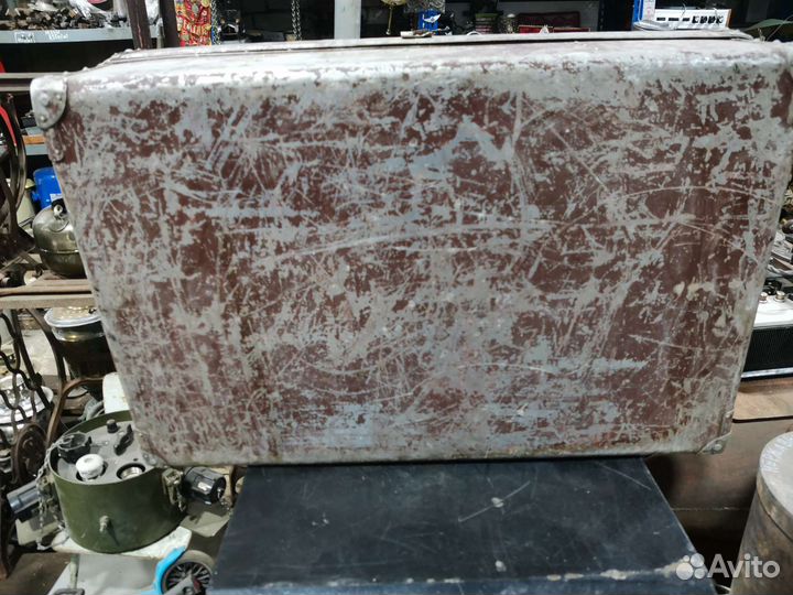 Чемодан старинный