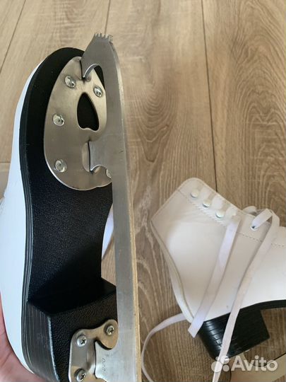 Коньки фигурные 36 размер