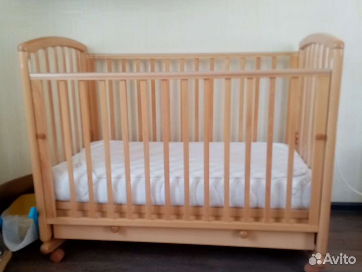 Детская кроватка