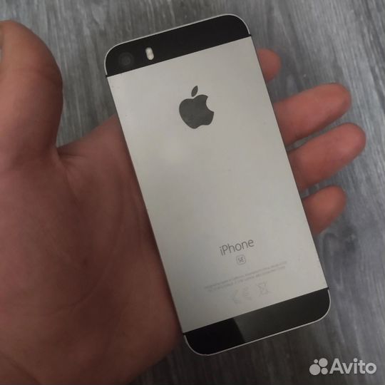 iPhone SE, 32 ГБ