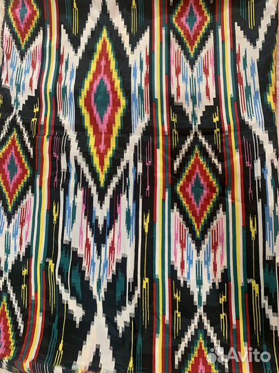 Отрезы шелковых тканей