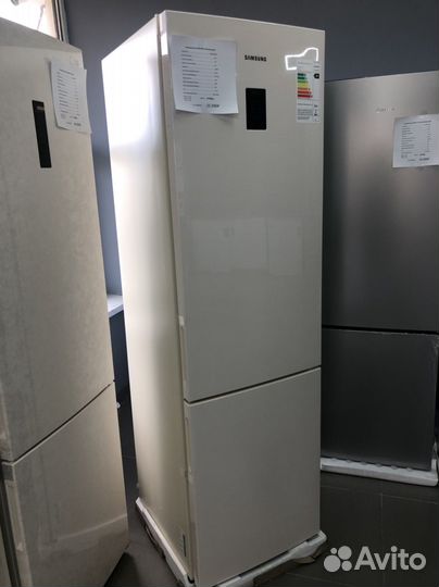 Холодильник Samsung новый