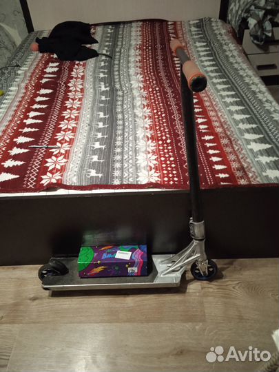 Трюковой самокат в стрит