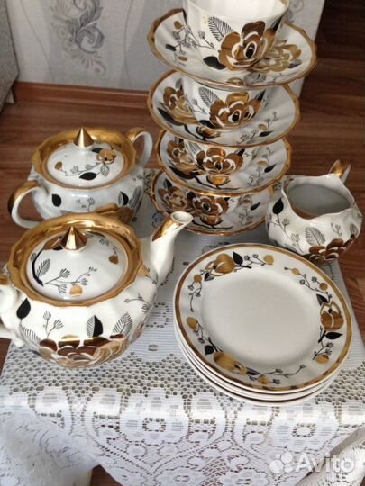 Продаю чайный фарфоровый сервиз