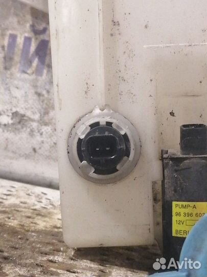 Бачок омывателя Chevrolet Epica