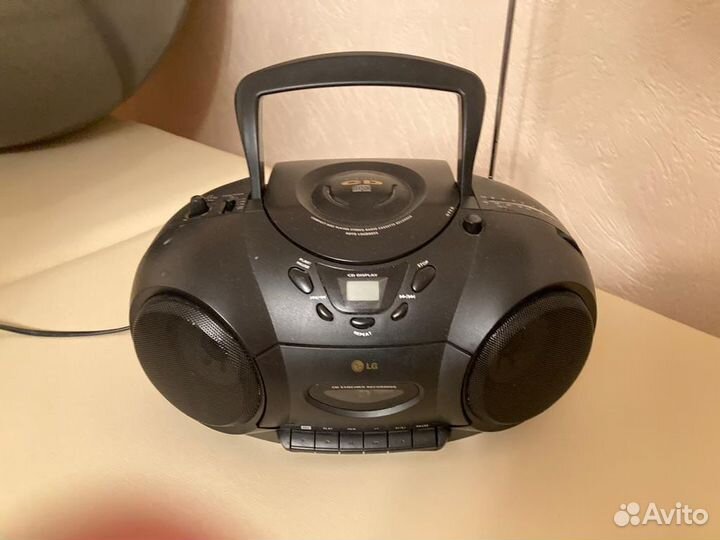 Магнитола LG