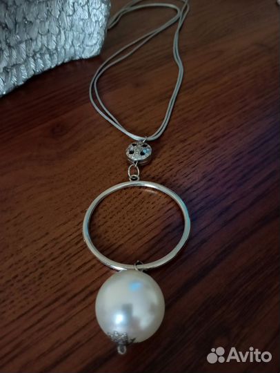 Украшение на шею длинное