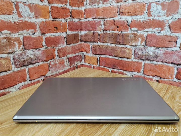 Ноутбук toshiba FHD для учебы и win 10 Обмен