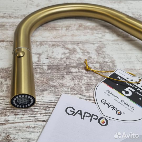 Золотой смеситель для кухни Gappo G4398-43 с душем