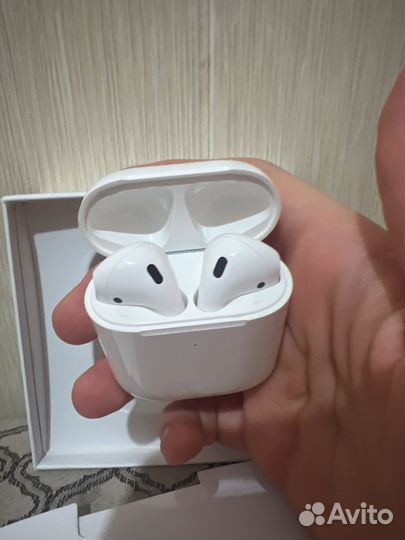 Беспроводные наушники apple airpods