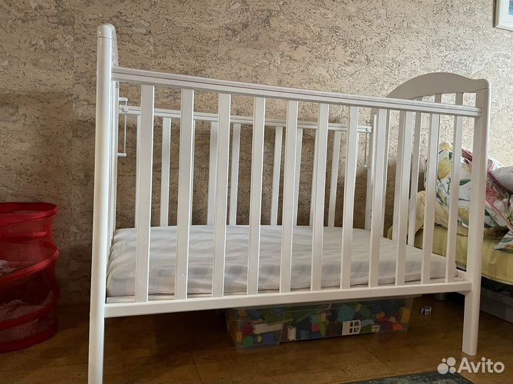 Кровать с маятником