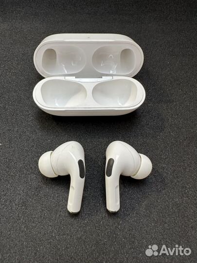 Беспроводные наушники Apple AirPods Pro, белый