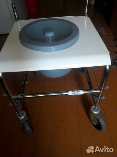 Инвалидное кресло коляска новая.Стул с санит.оснащ