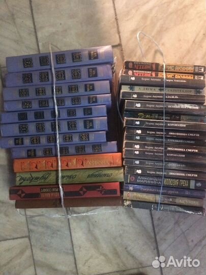 Книги - десяток стопок