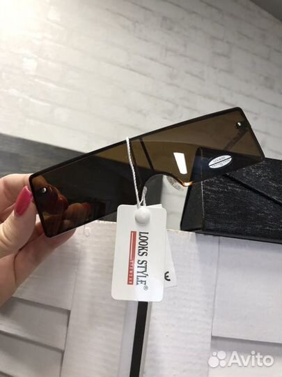 Очки солнцезащитные