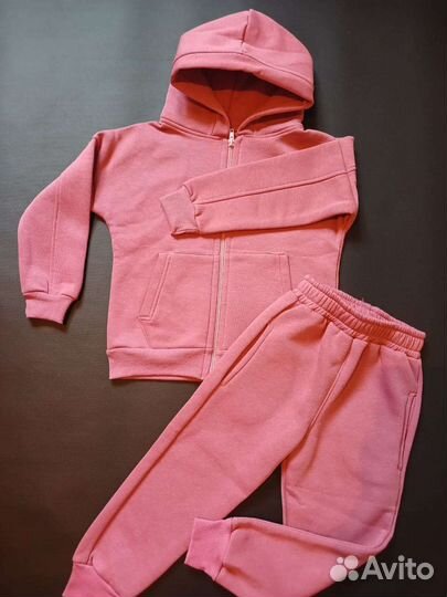Спортивный костюм для девочки