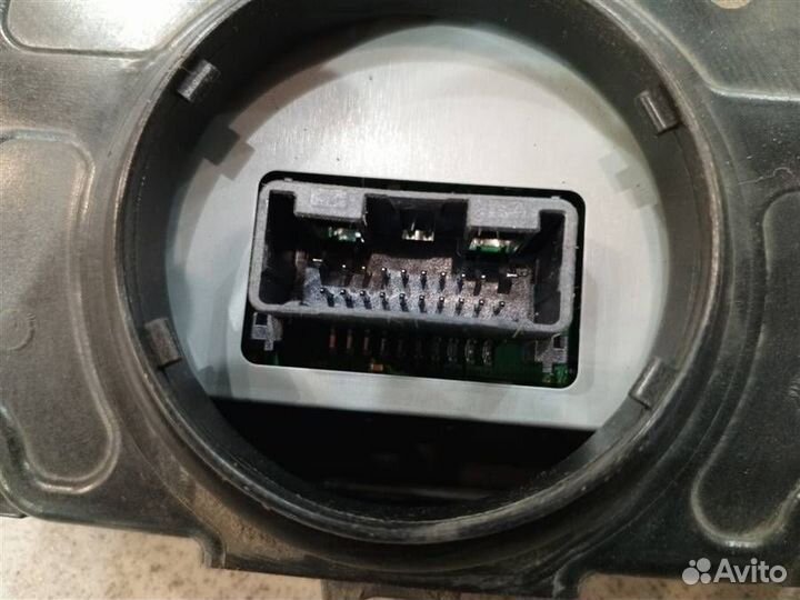 Блок розжига ксеноновой лампы Toyota Camry XV70 2