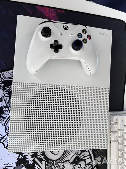 Xbox One s 1tb с играми